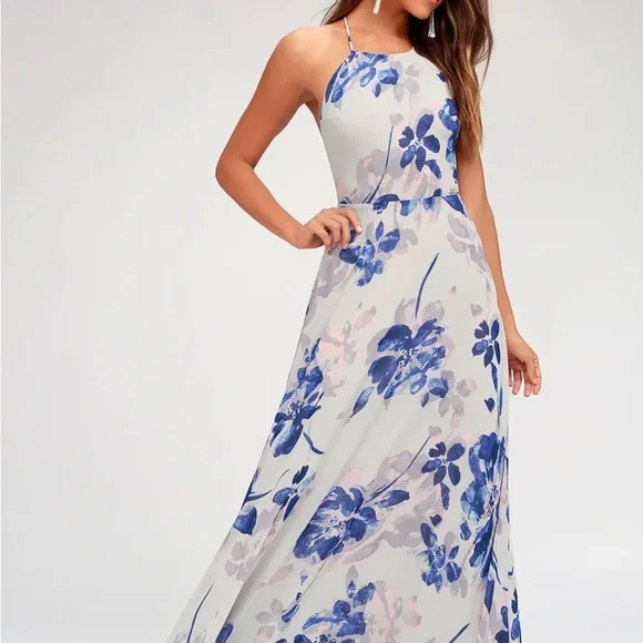 Lulu’s Grey Floral Print Lace-up Maxi Dress